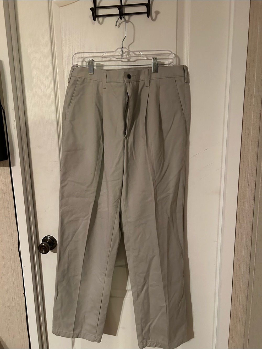 Lee Men's Straight-Leg Pants in Light Taupe